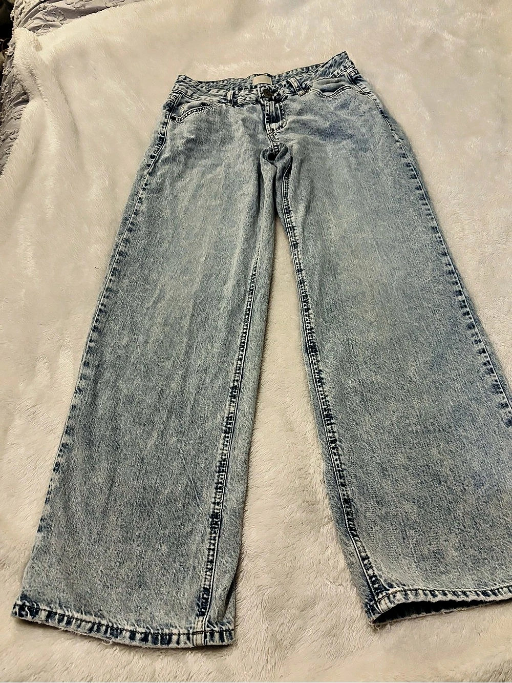 Simple Society Straight Leg Jeans in Blue Waist 25